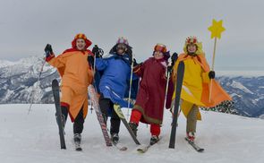 Die Heiligen Drei Könige und ihre „Tour der Nächstenliebe“ sind fixer Bestandteil der Weihnachtszeit: Im ganzen Land bringen Caspar, Melchior und Balthasar Segenswünsche für das neue Jahr und erheben ihre Stimme für Notleidende in Afrika, Asien und L