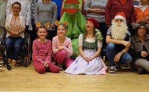 Beste Laune am Schluss der Veranstaltung auch bei Ensemble-Mitgliedern von ICH bin ICH.