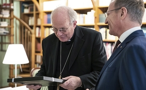 Kardinal Christoph Schönborn und Landeshauptmann Thomas Stelzer