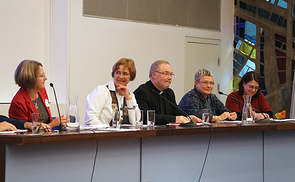 Podiumsdiskussion zum Studientag 'Das Amt weiter-denken'.